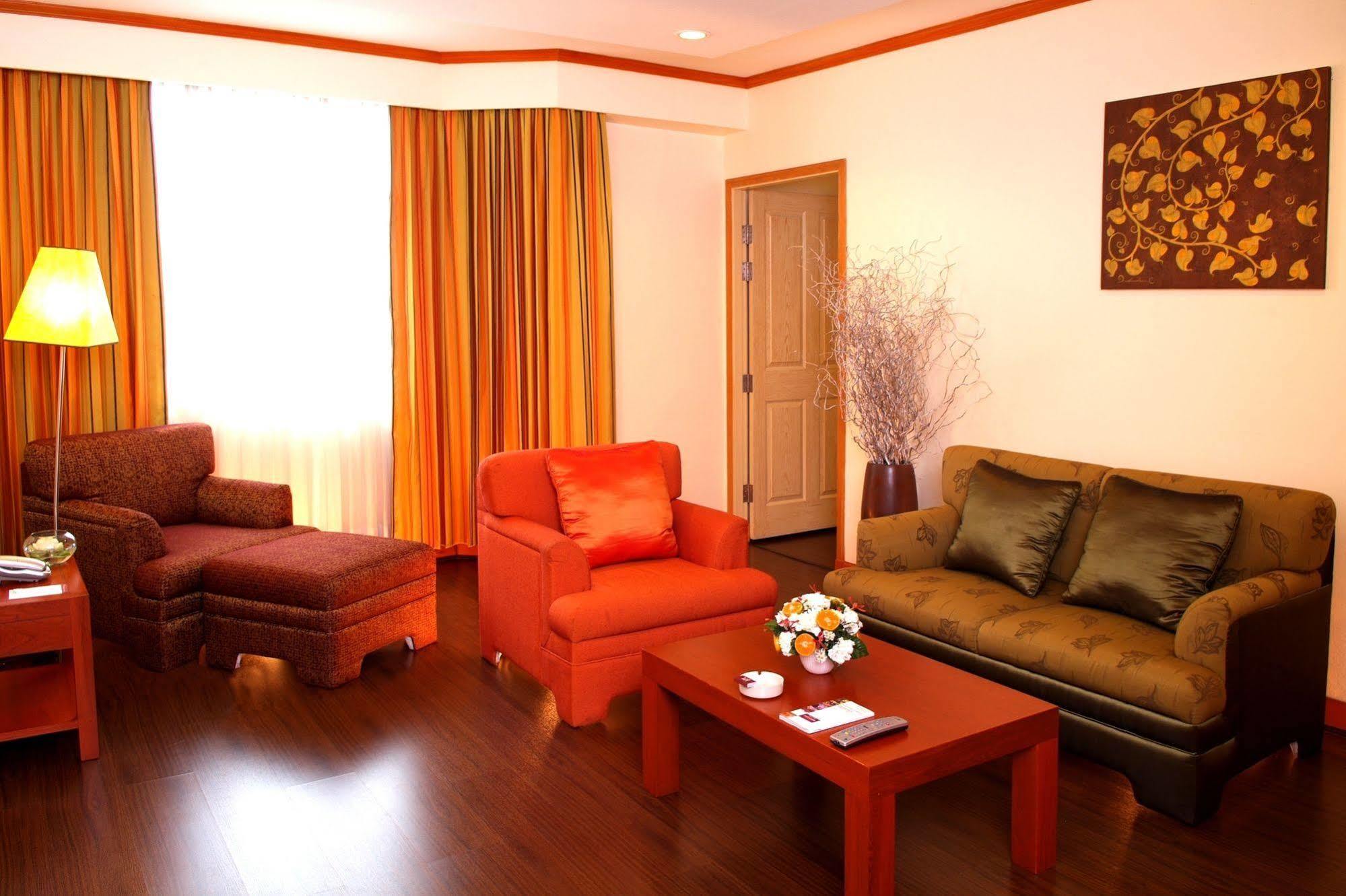 Chon Inter Hotel Çonburi Dış mekan fotoğraf